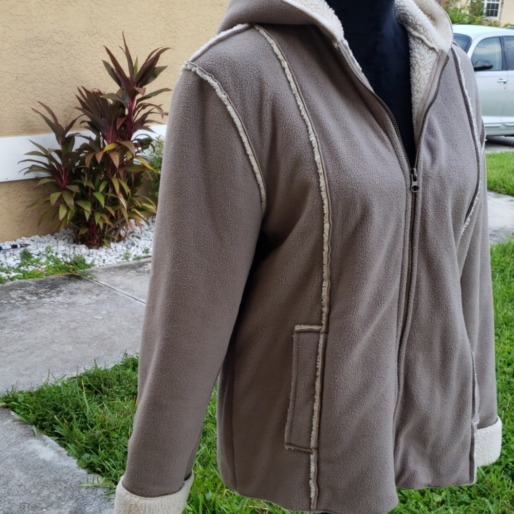 Fall or Winter coat - Picture 5 of 8